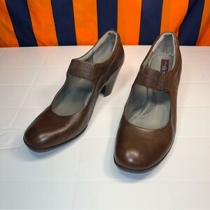 Women’s Born Crown Acorn Bottom Brown Leather Comfort Heels Size 11/43